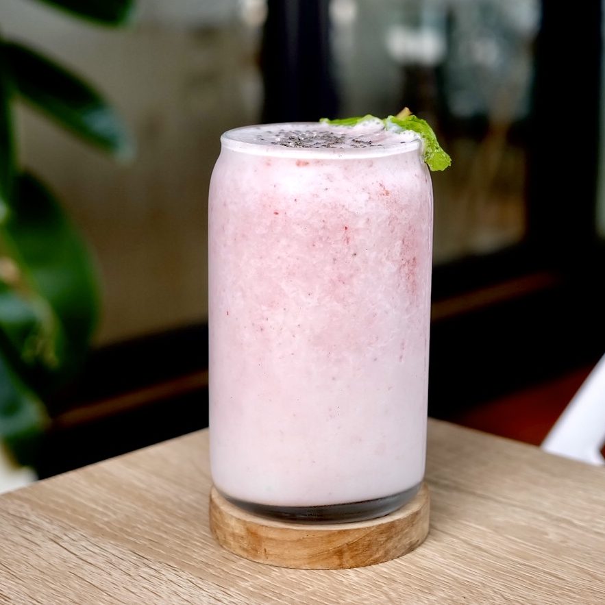 Banana & Strawberry Swirl Smoothie