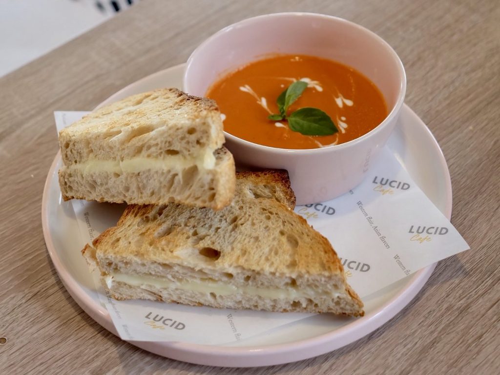 Tomato Soup with Cheese Toast