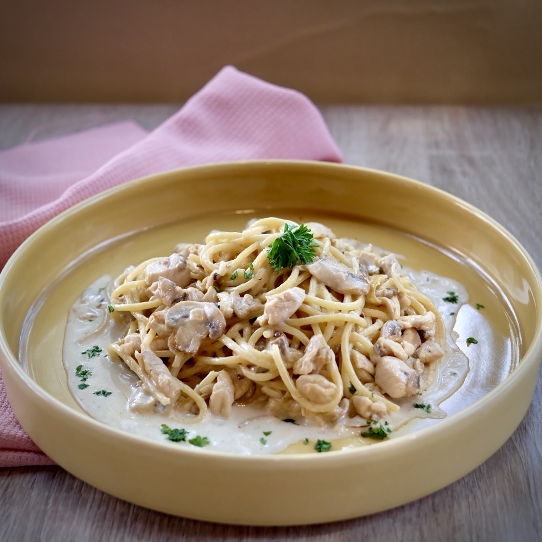 Creamy Chicken Mushrooms Spaghetti